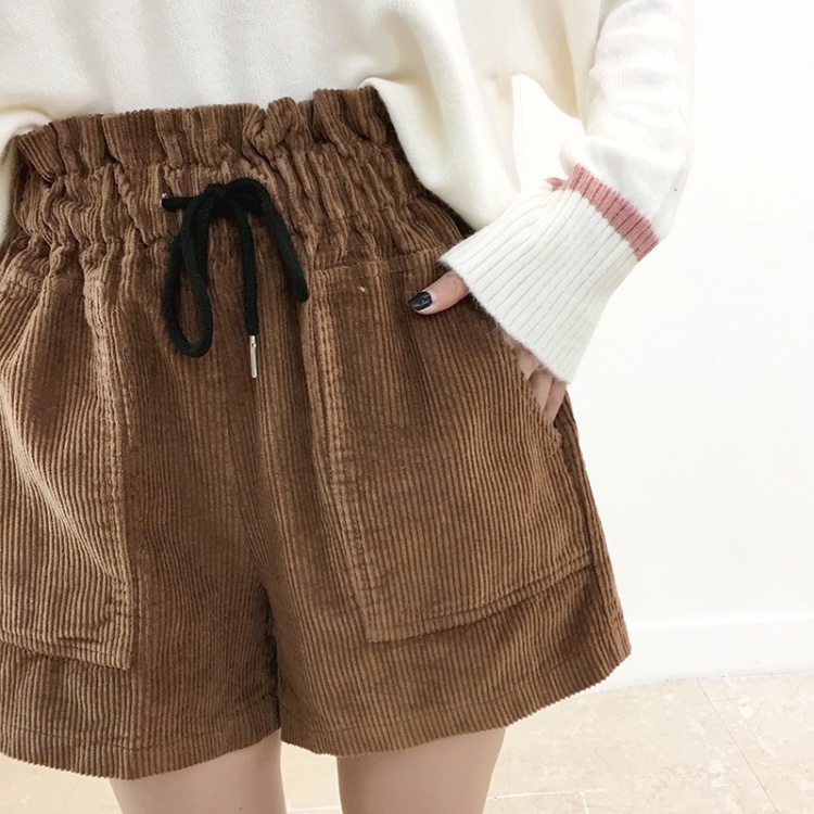 燈芯絨短褲