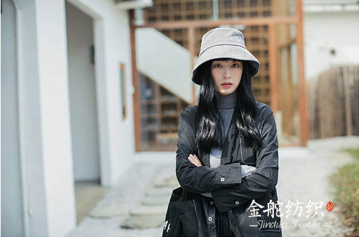 細(xì)條紋燈芯絨漁夫帽模特展示