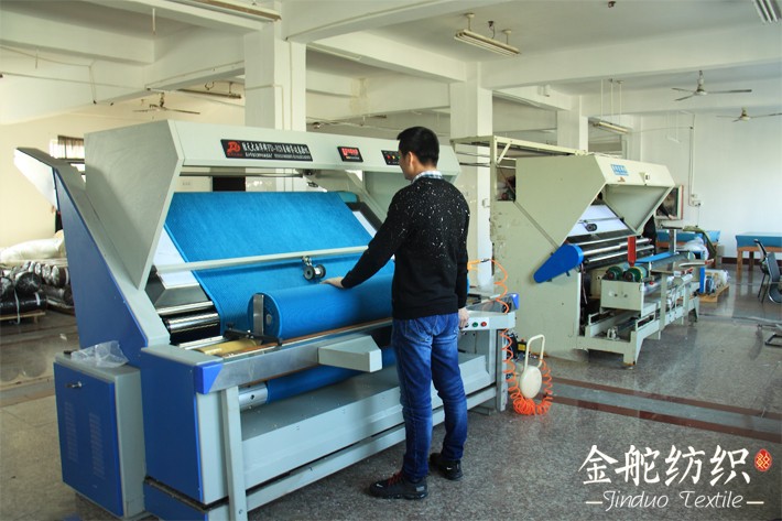 教你怎樣辨別燈芯絨質(zhì)量的好壞！燈芯絨面料驗(yàn)布機(jī)