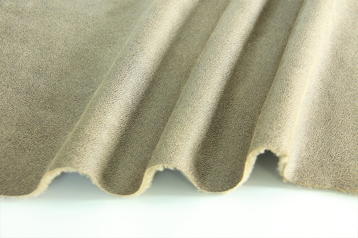 燙金皮毛一體，鹿皮絨復(fù)合羊羔毛，厚度展示！