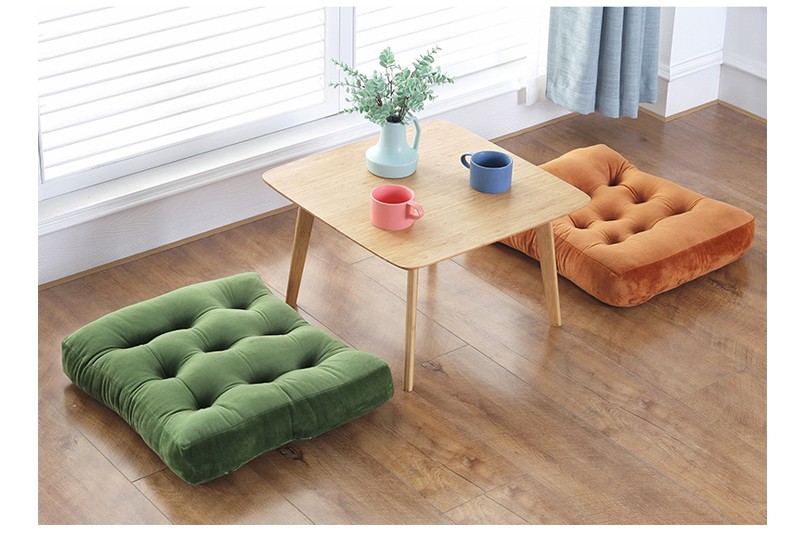 經(jīng)編麗絲絨做成的坐墊